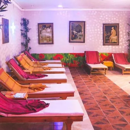 Alessia Hotel 3*